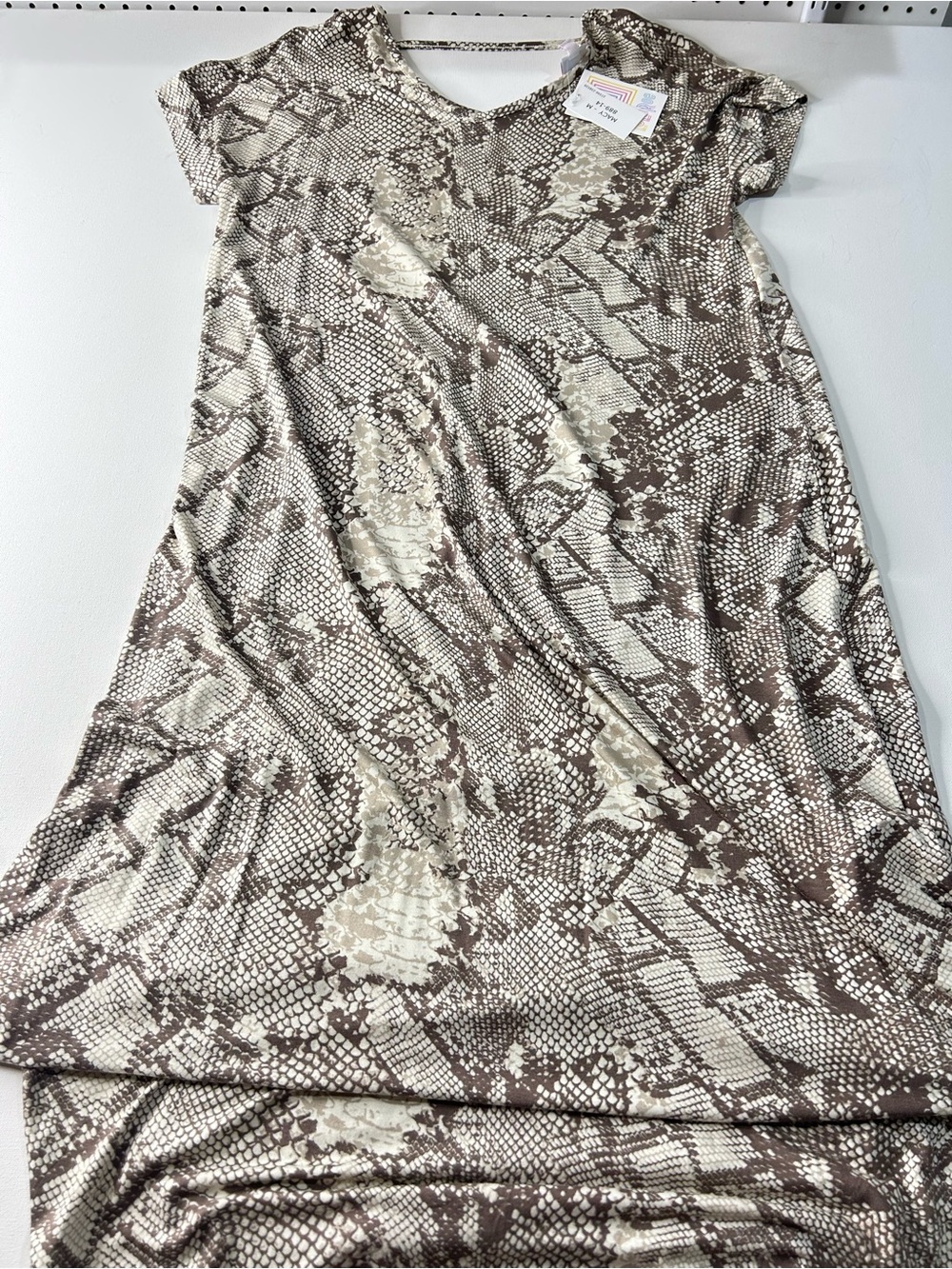 NWT LuLaRoe Medium Macy Maxi Dress in Taupe and Cream Snake Print